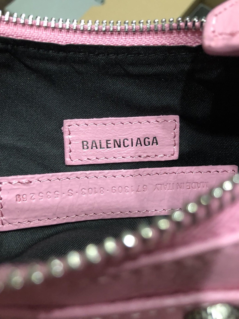 Ba1en*iaga le cagole bags